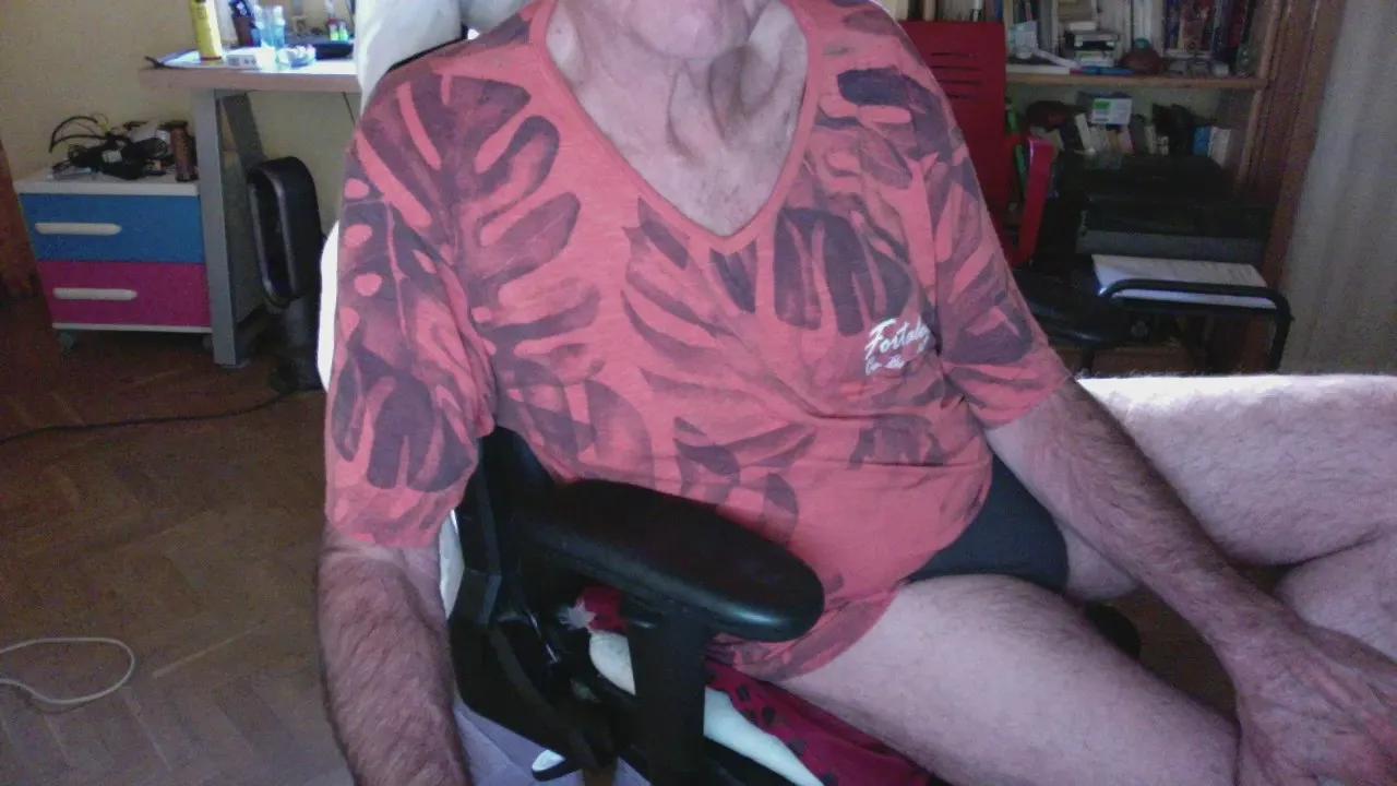 Offline nizi31 on Cam4