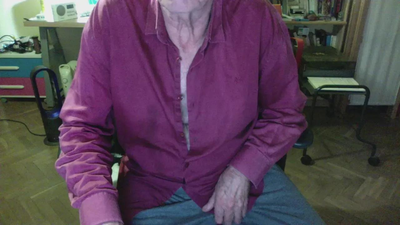 Offline nizi31 on Cam4