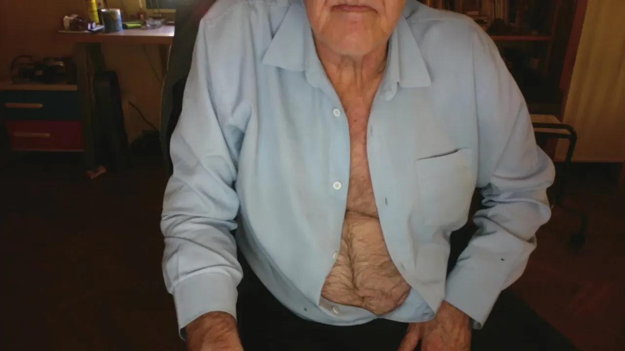 Offline nizi31 on Cam4