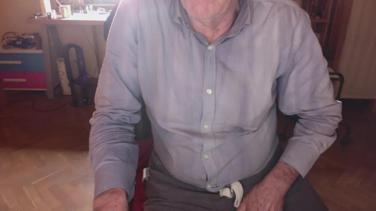 Offline nizi31 on Cam4