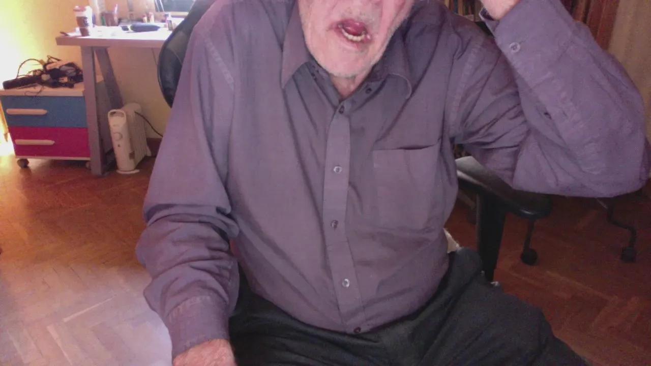 Offline nizi31 on Cam4