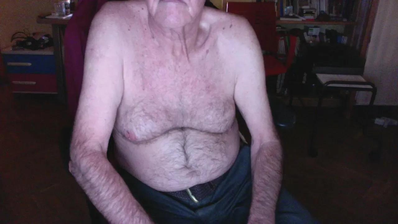 Offline nizi31 on Cam4