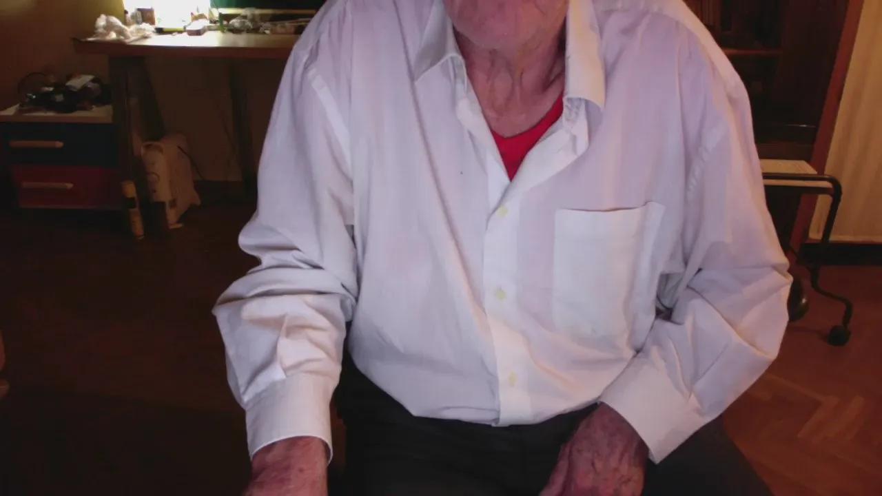 Offline nizi31 on Cam4