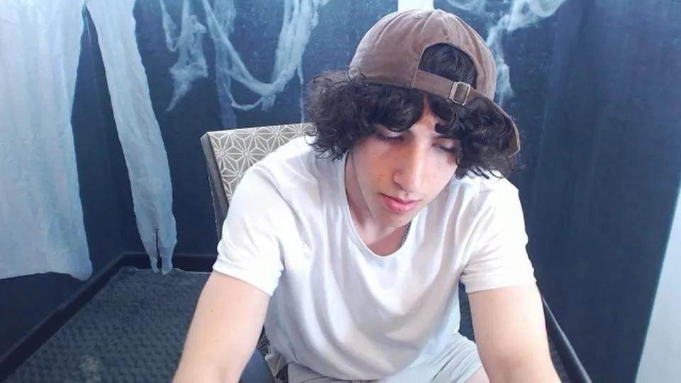 Noah_Sokolov on Cam4