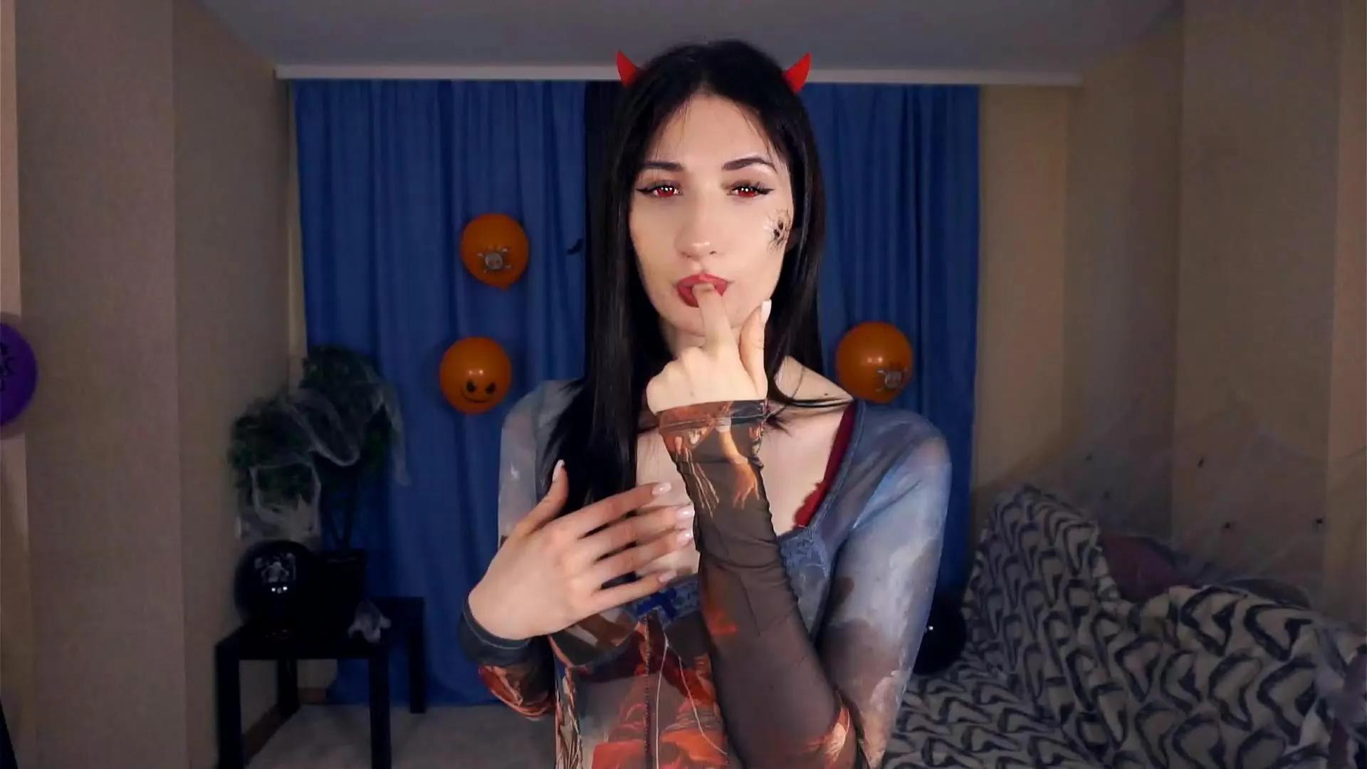 Offline NoreenBoone on Cam4