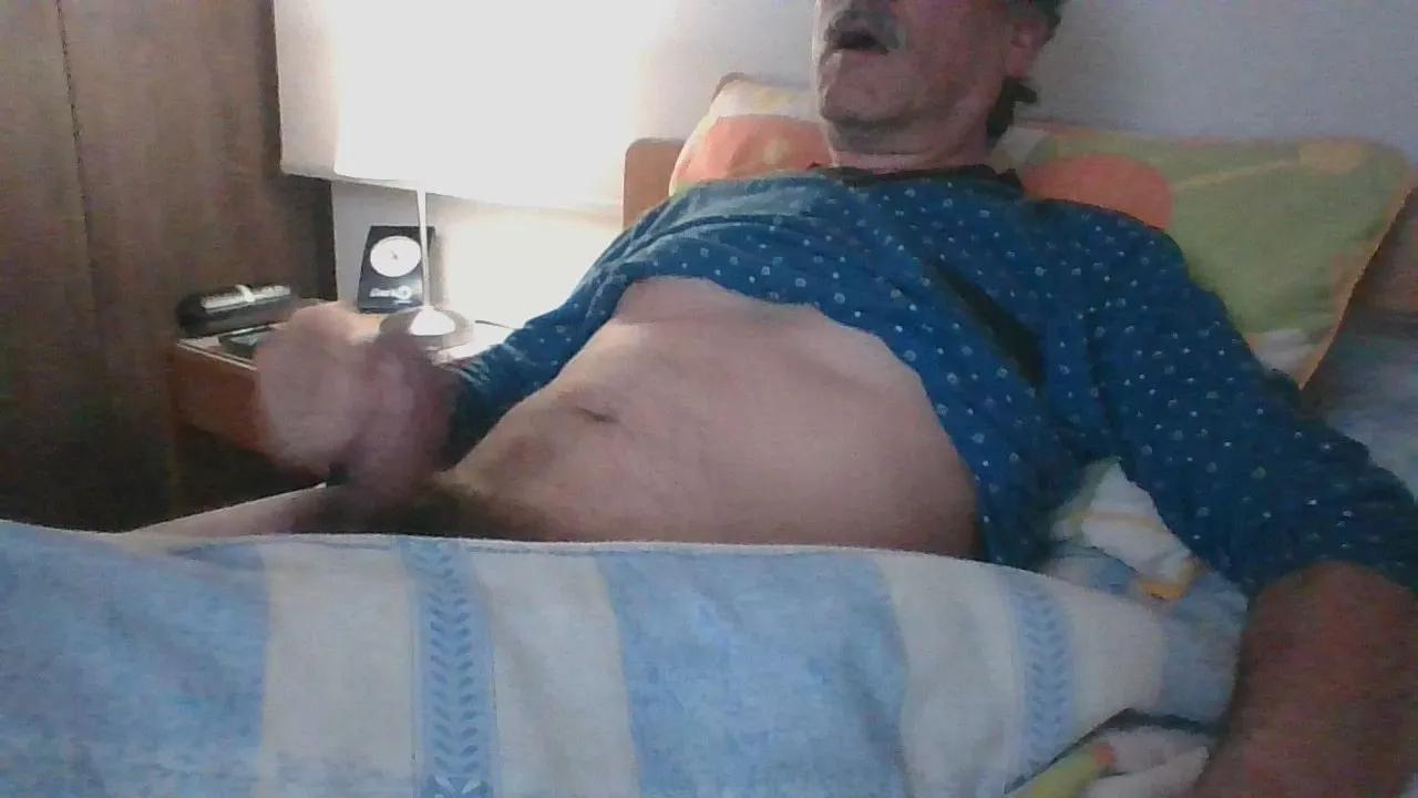 Offline ocorrea1 on Cam4
