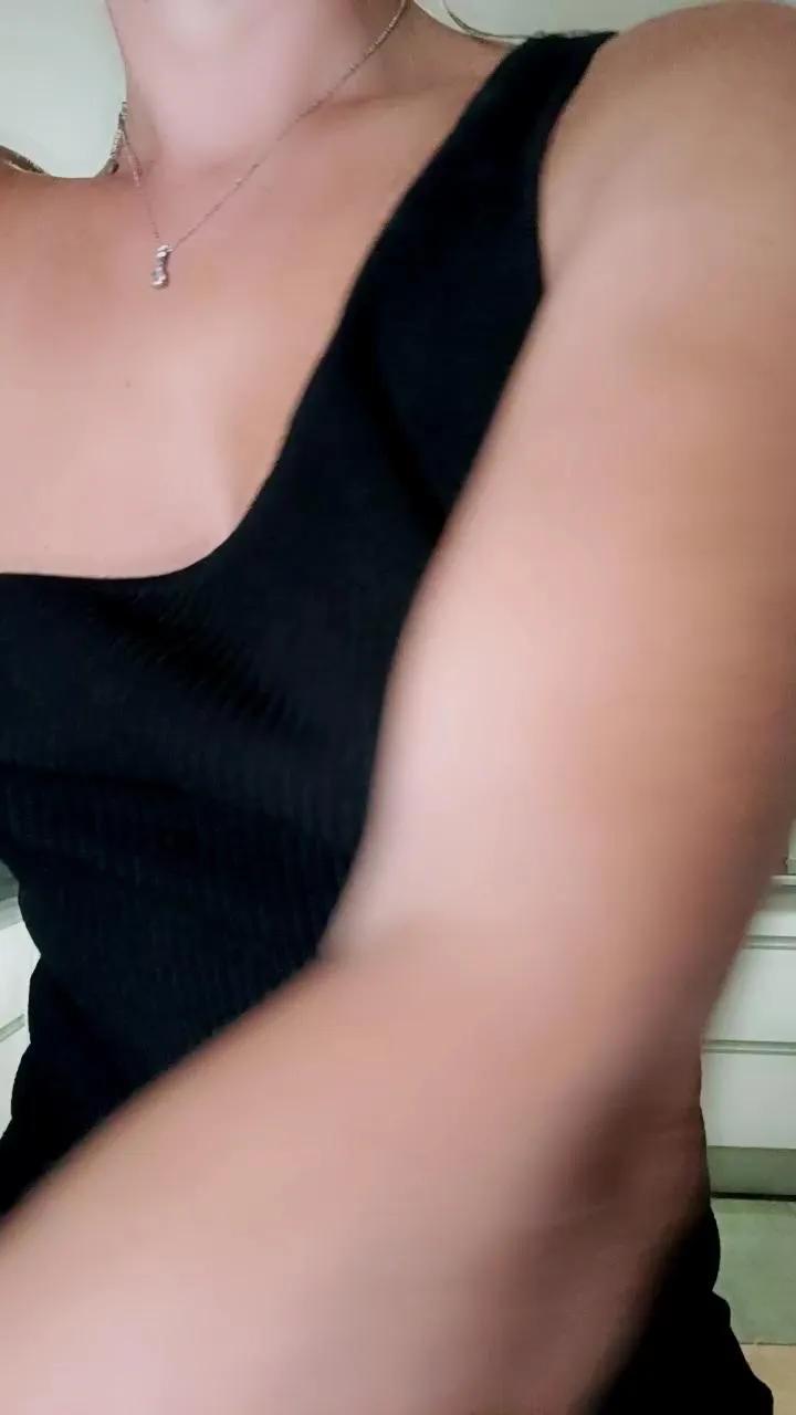 Offline Paola_1985 on Cam4