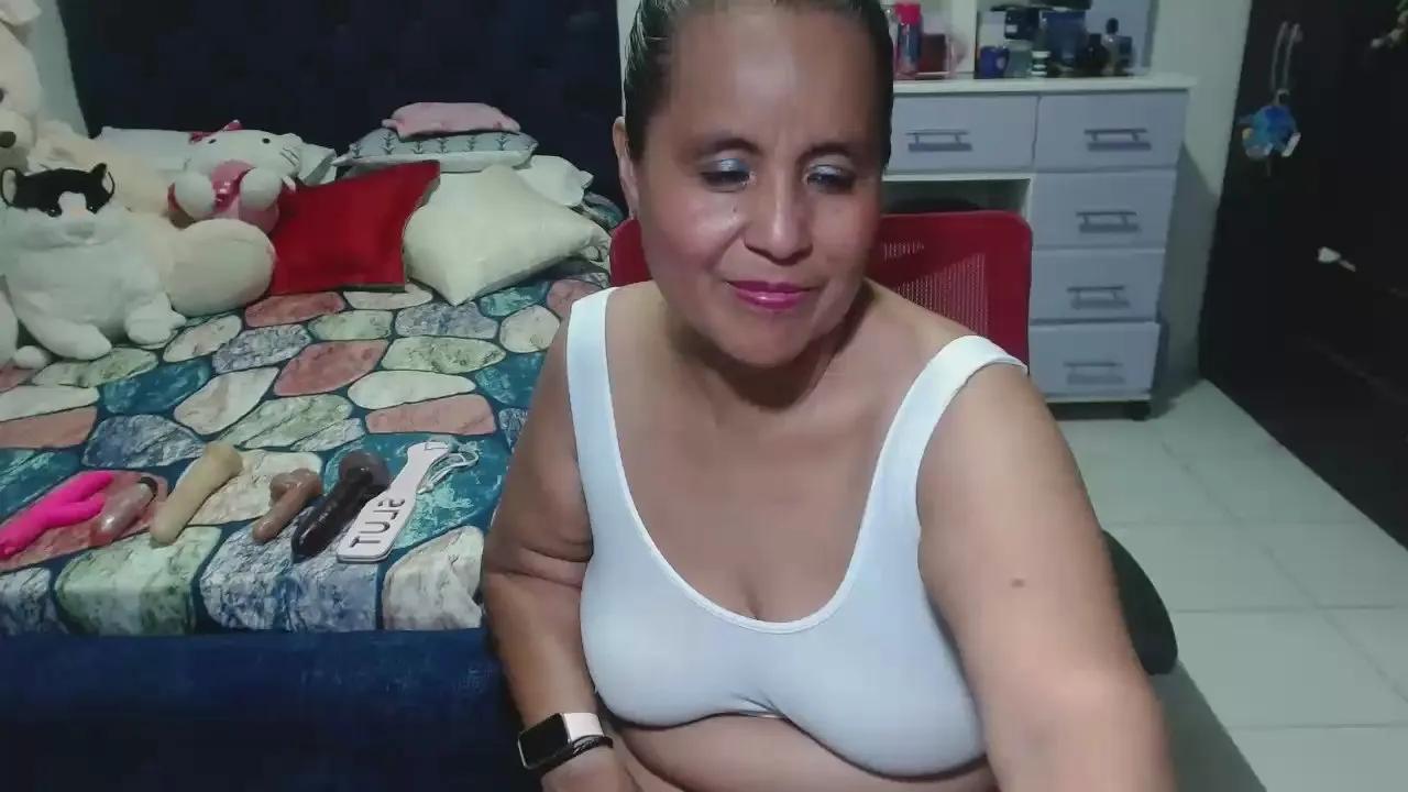 pervert_hot4 on Cam4