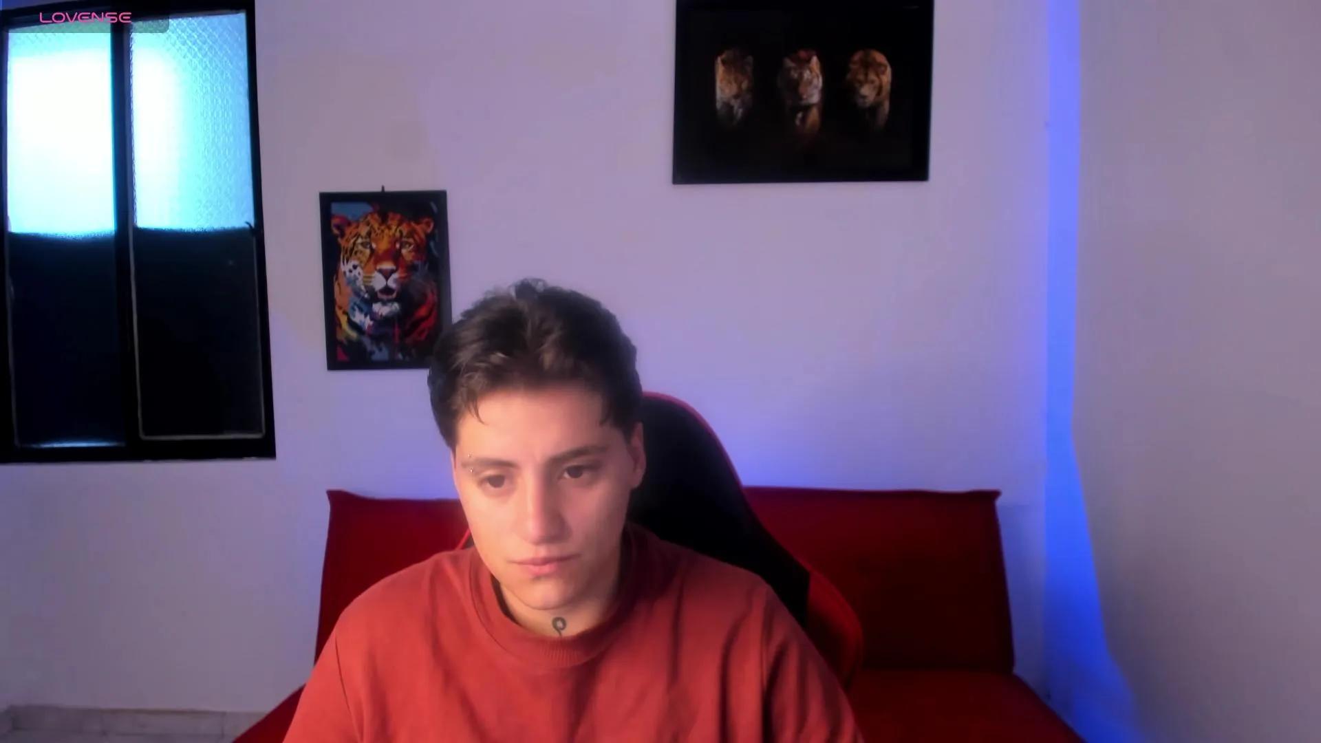 PeytonBox on Cam4