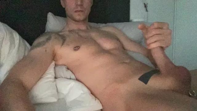 Offline piercedslutxxx on Cam4