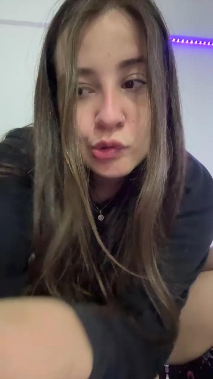 Offline Pradaxxx2 on Cam4