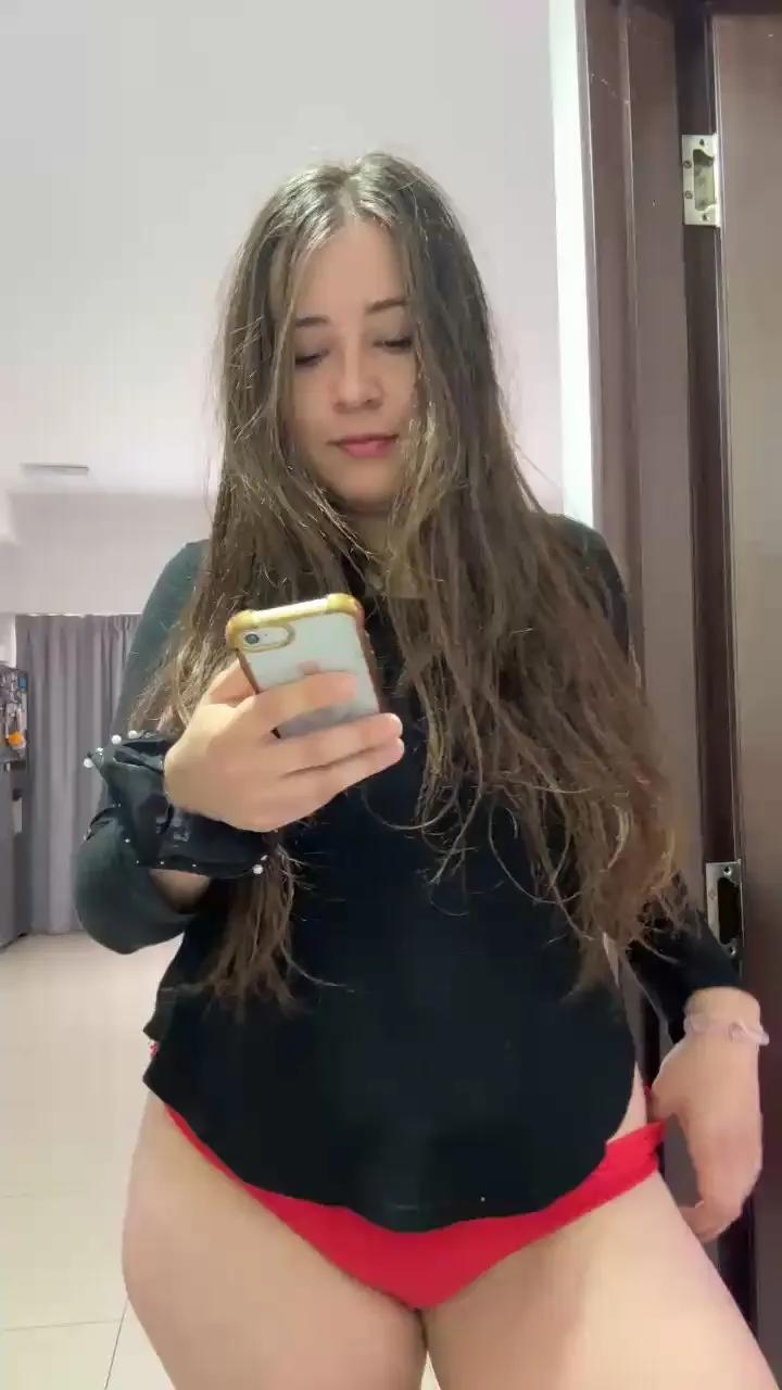 Offline Pradaxxx2 on Cam4