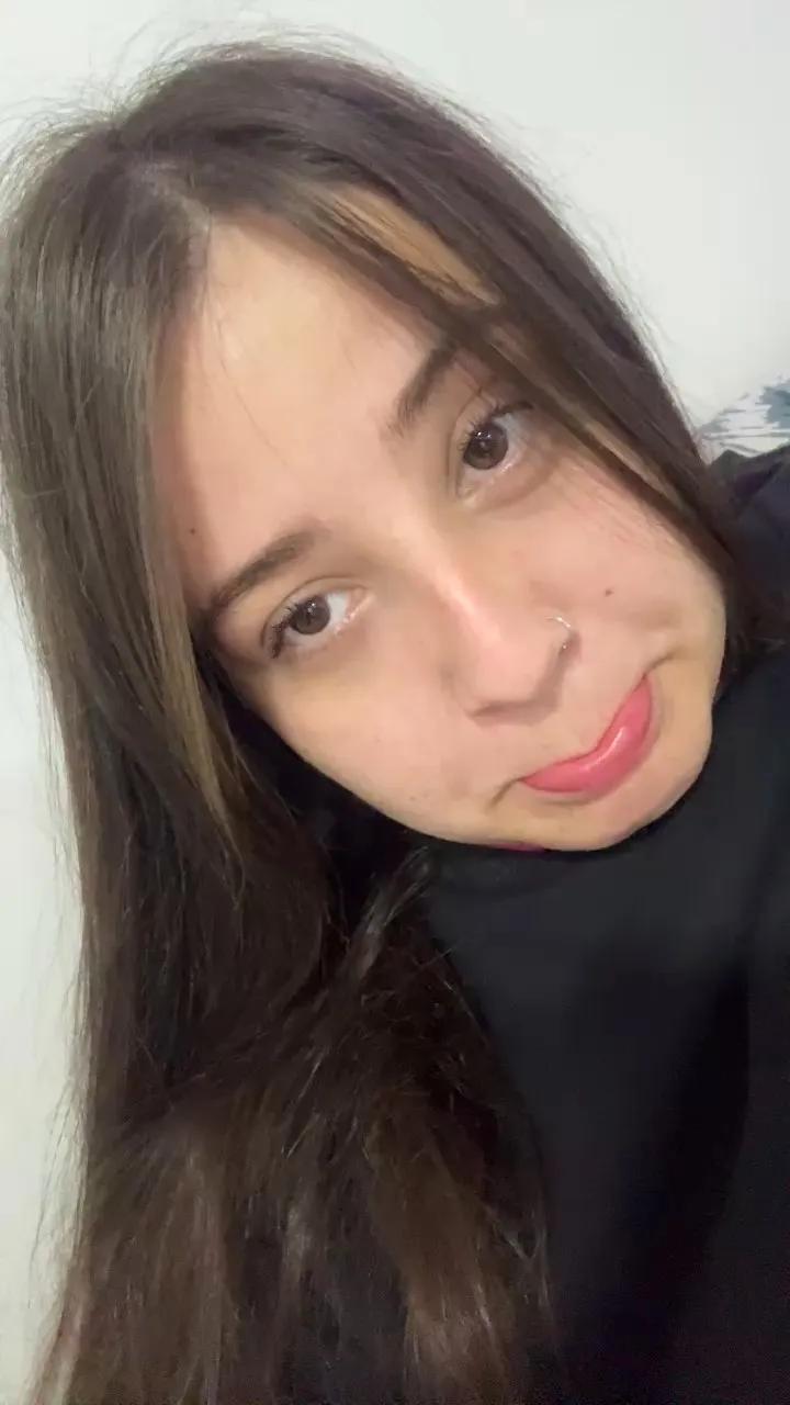 Offline Pradaxxx2 on Cam4