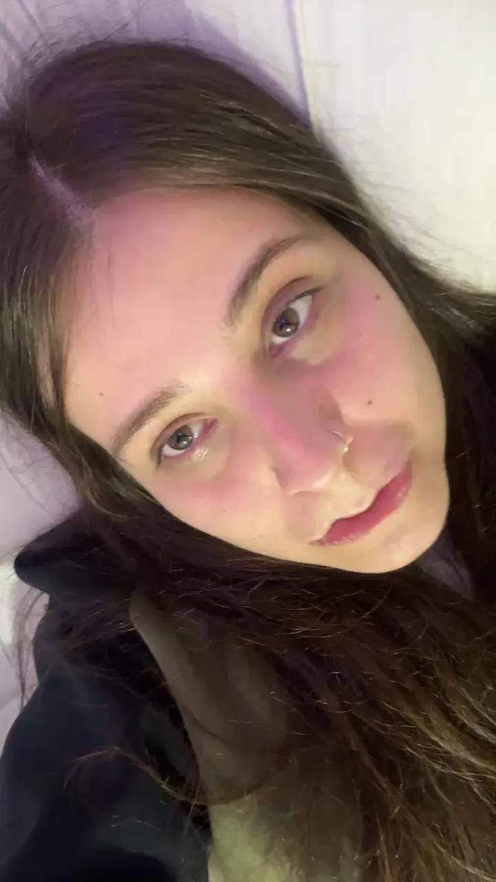 Offline Pradaxxx2 on Cam4