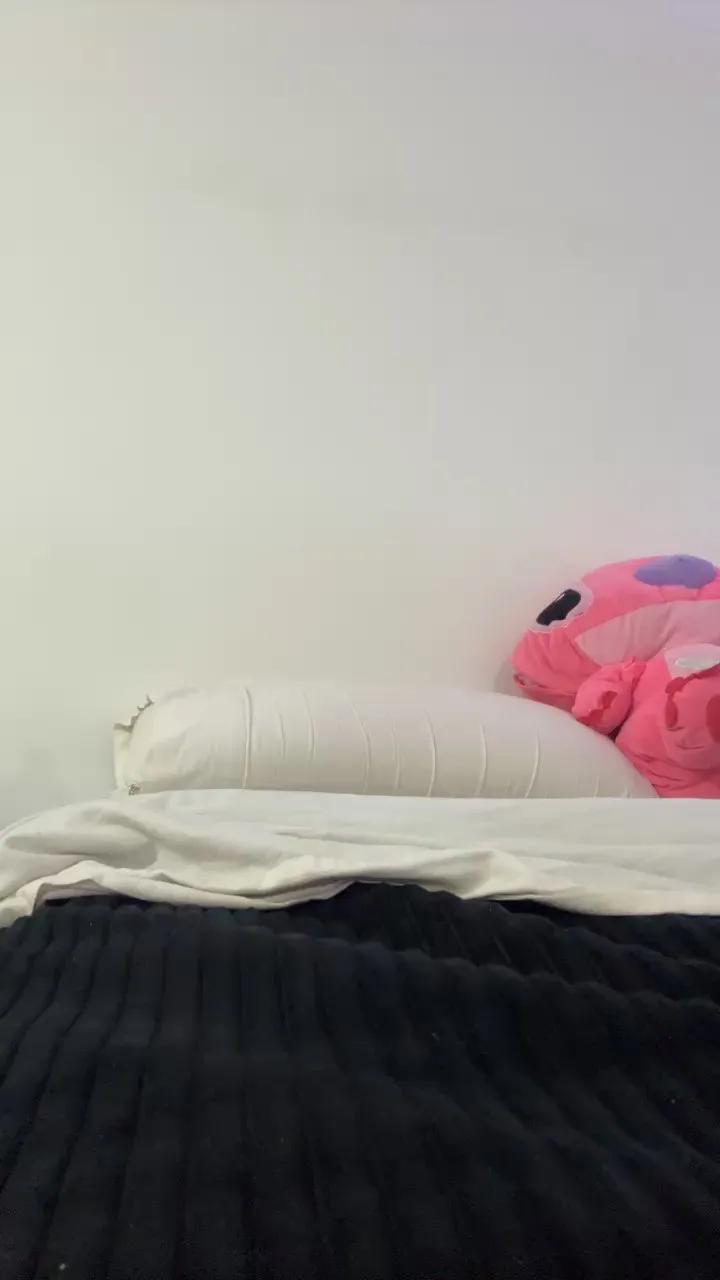 Offline Pradaxxx2 on Cam4