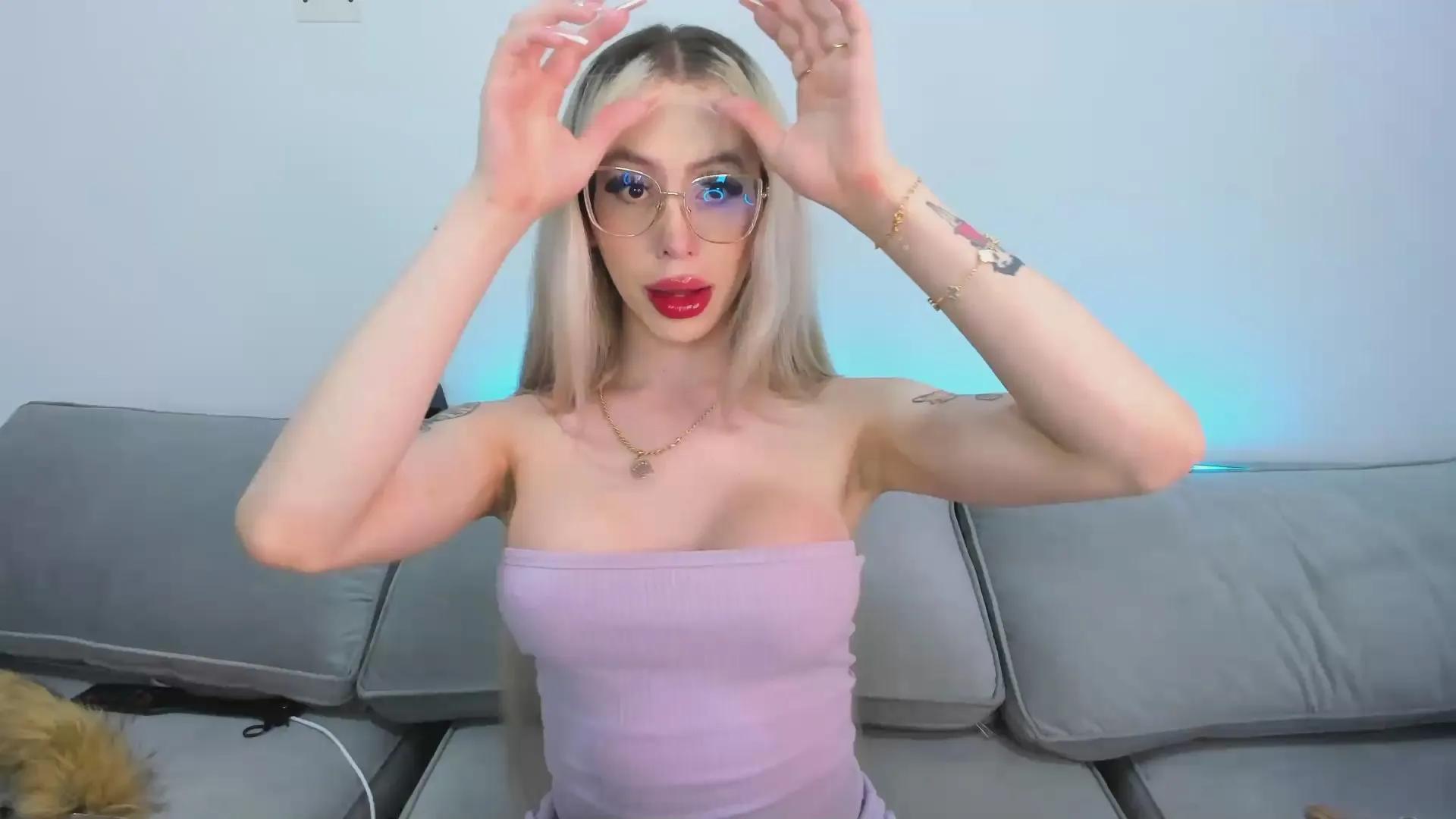 purpleladyx on Cam4 