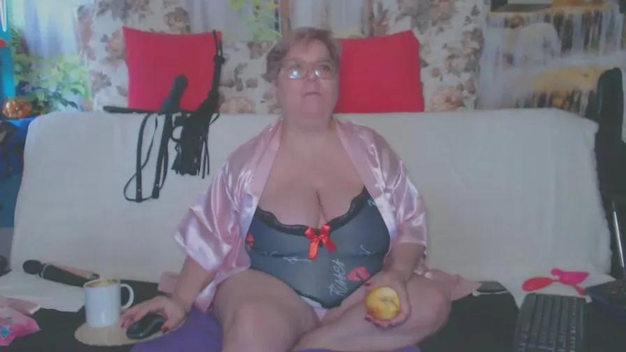 Offline QueenPammy on Cam4