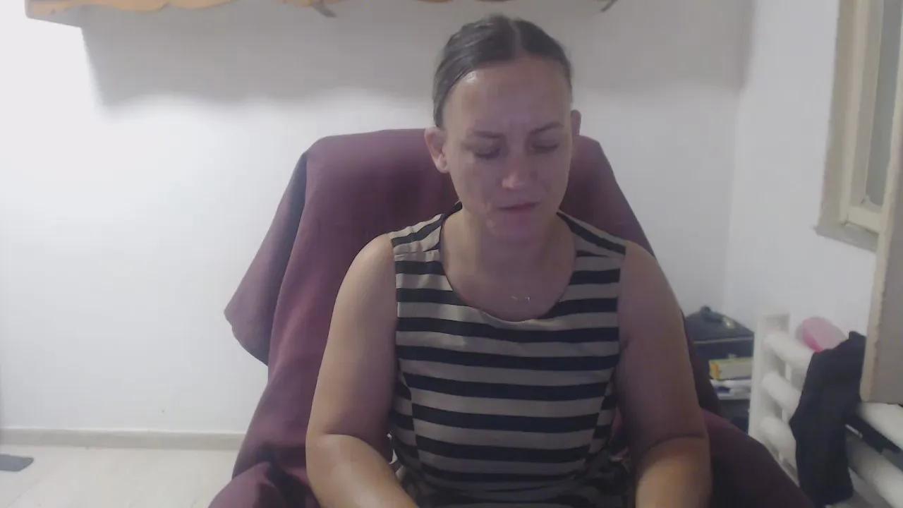 Offline queensinner on Cam4