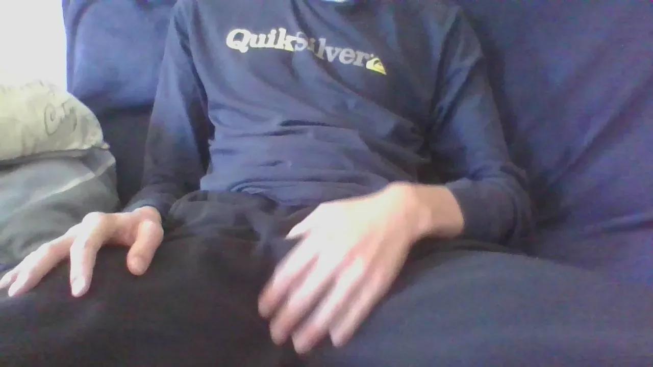 R000000009 on Cam4 
