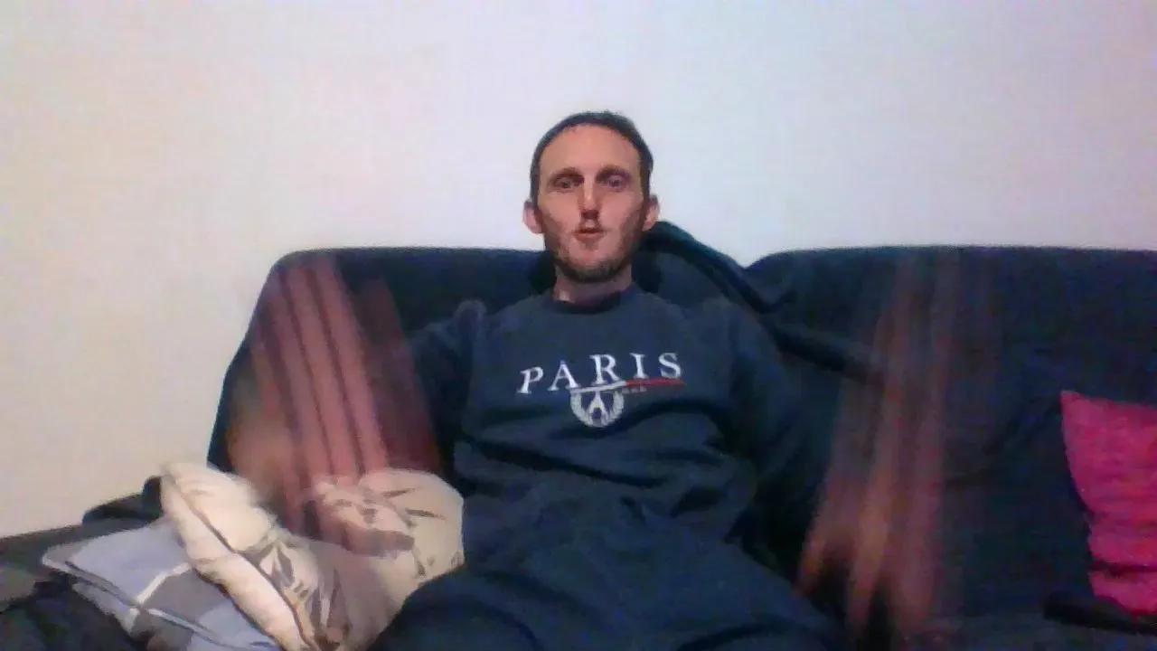 Offline R000000009 on Cam4