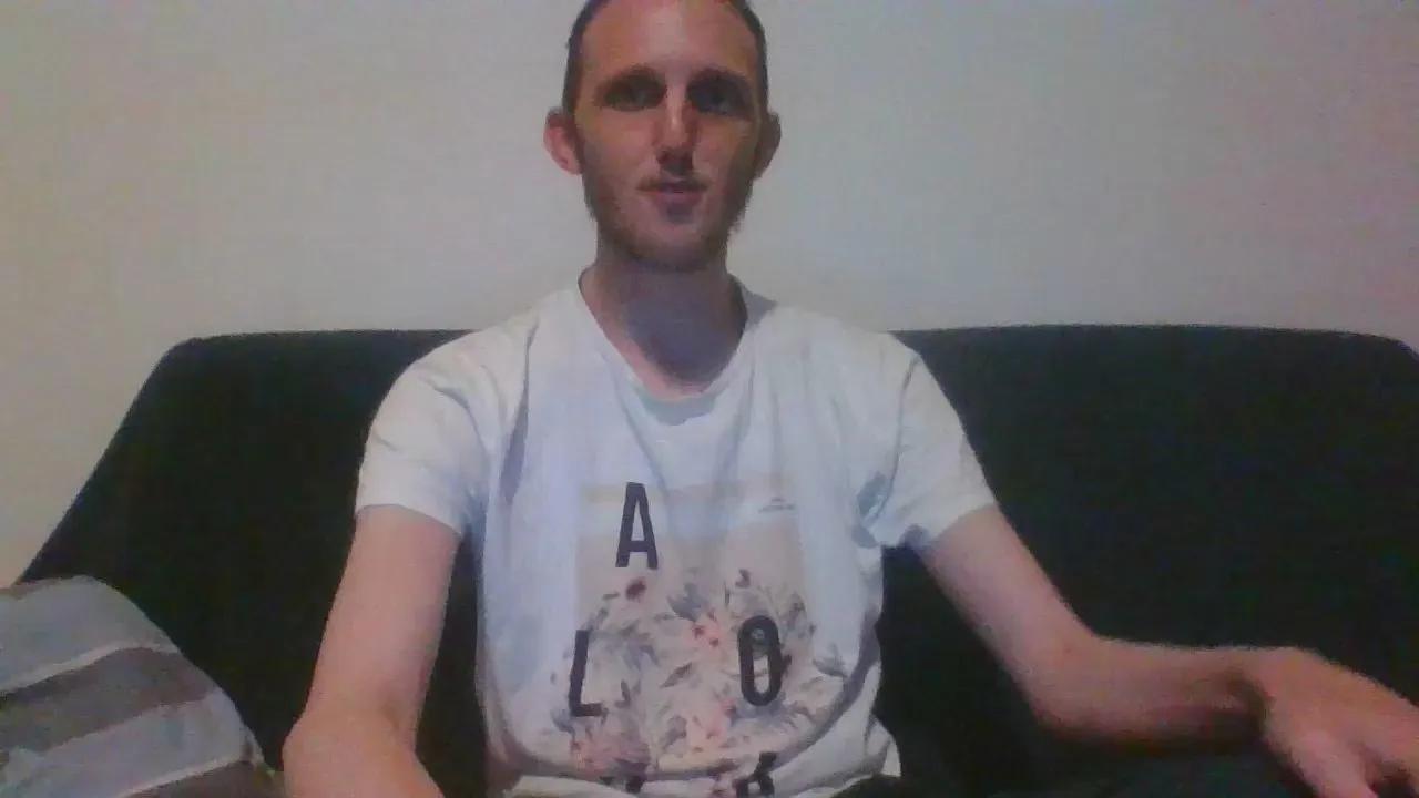 R000000009 on Cam4 