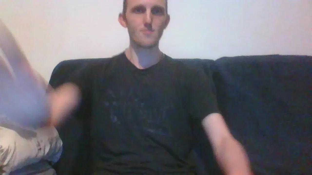 R000000009 on Cam4 