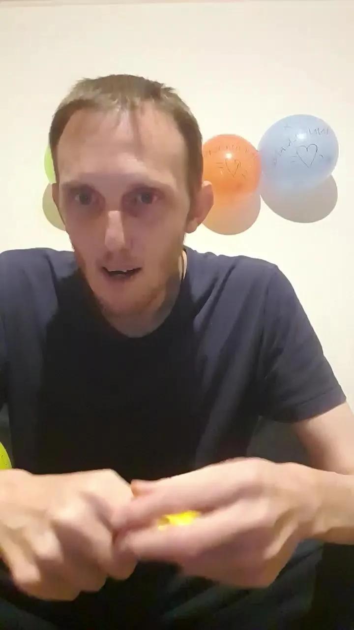 R000000009 on Cam4 