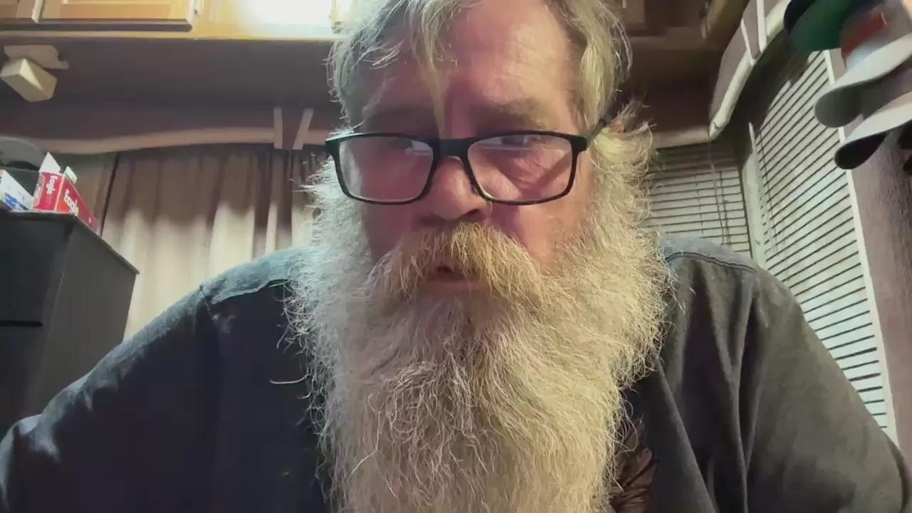 Offline rblyll on Cam4