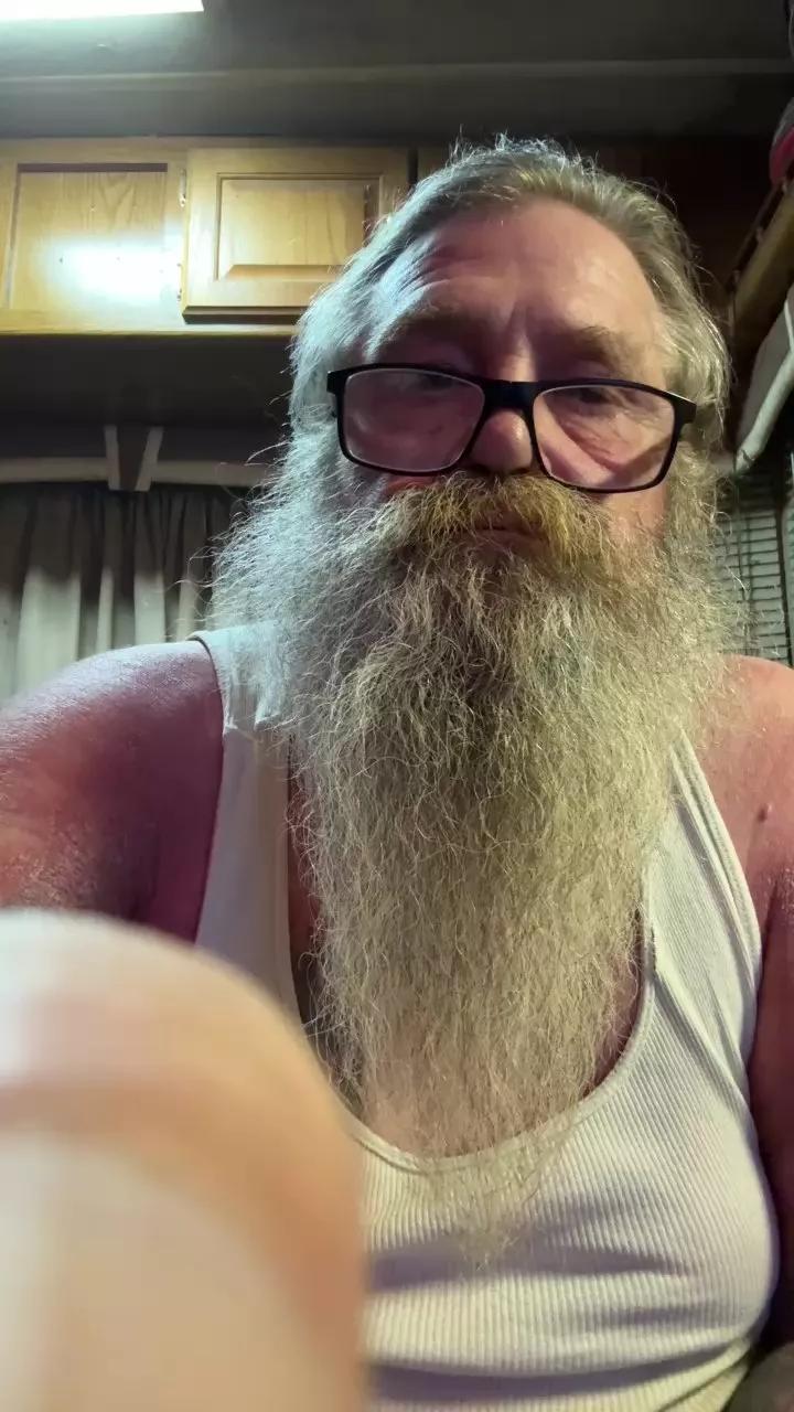 Offline rblyll on Cam4