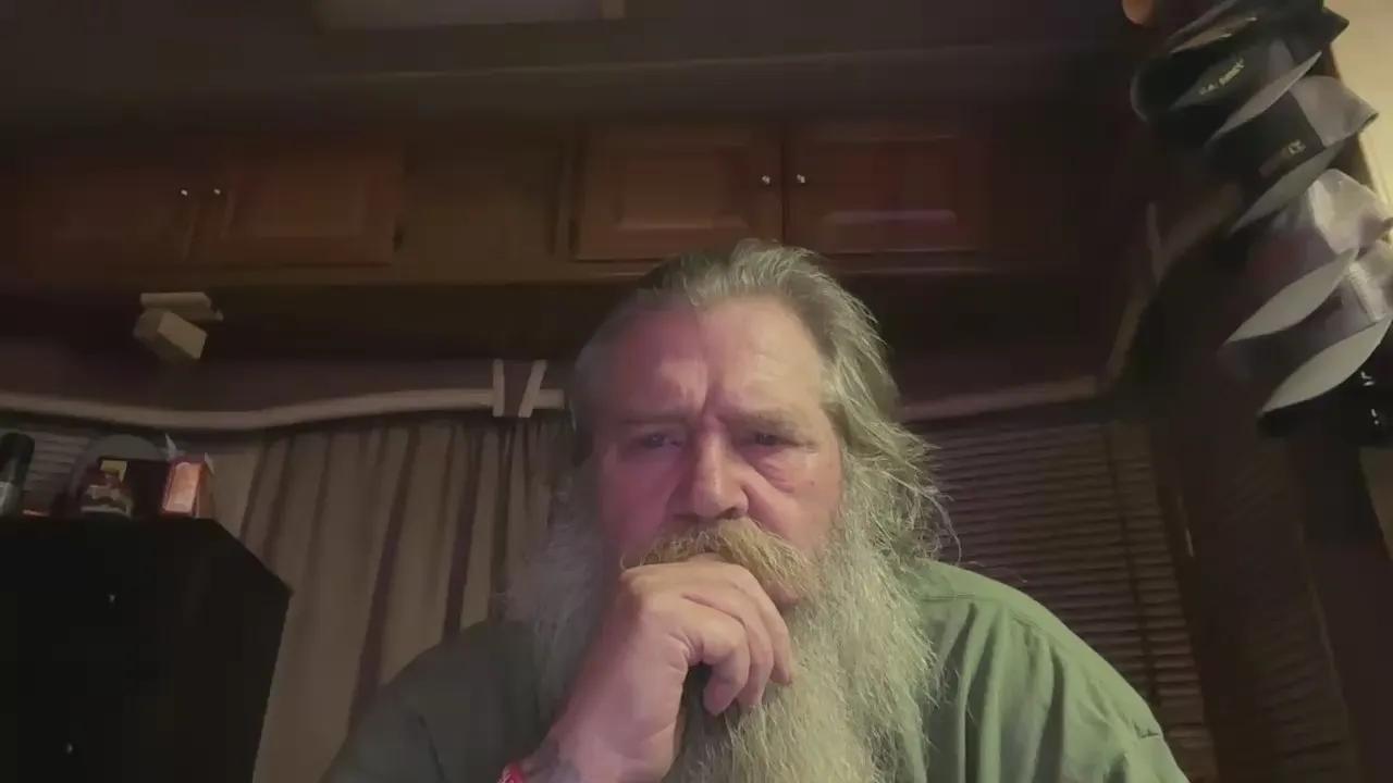 Offline rblyll on Cam4