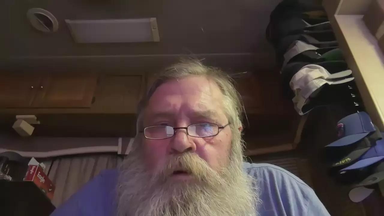 Offline rblyll on Cam4