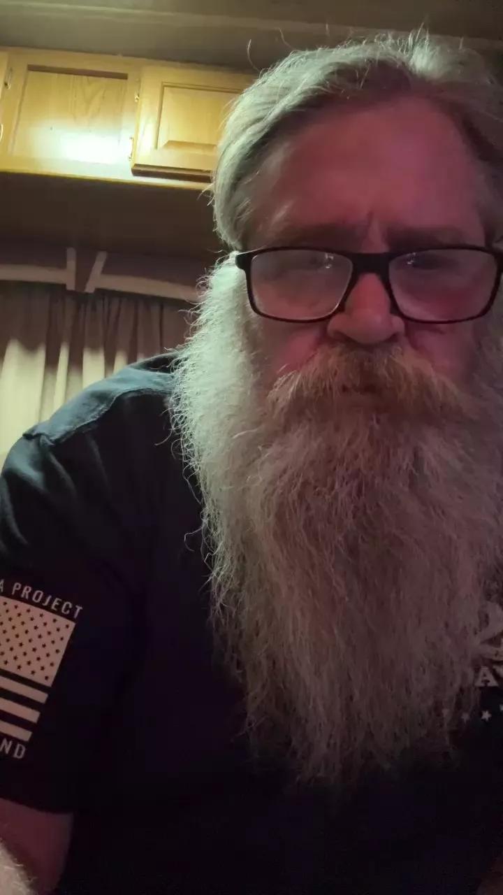 Offline rblyll on Cam4