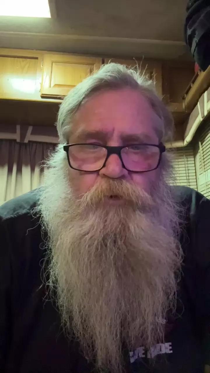 Offline rblyll on Cam4