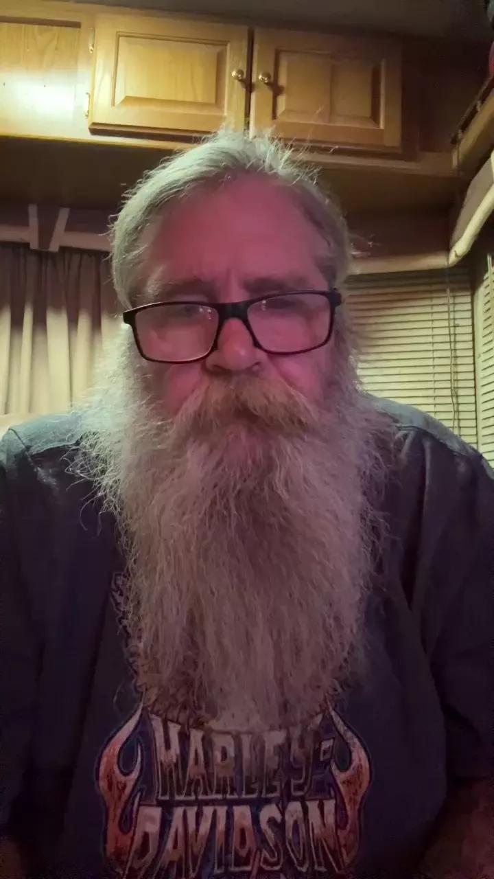 Offline rblyll on Cam4