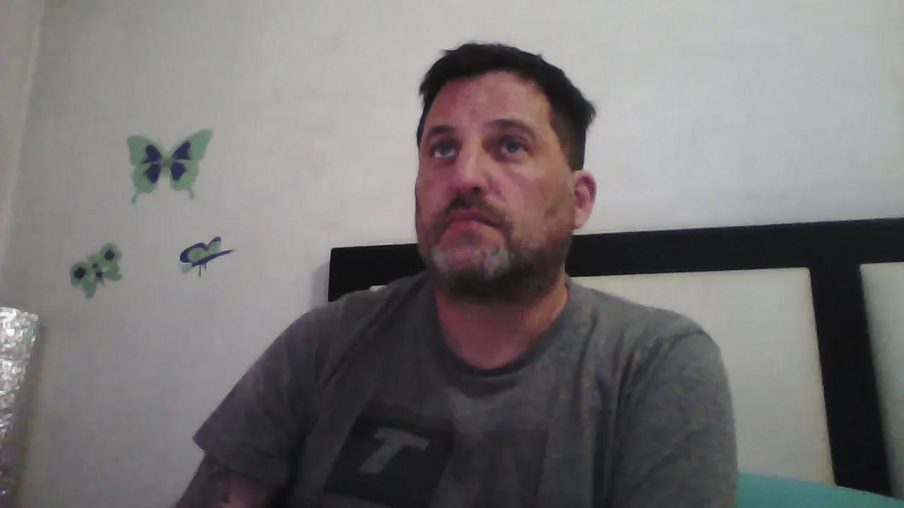 Offline Reload_33 on Cam4