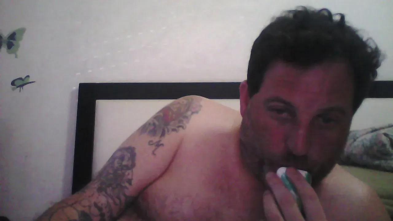Offline Reload_33 on Cam4