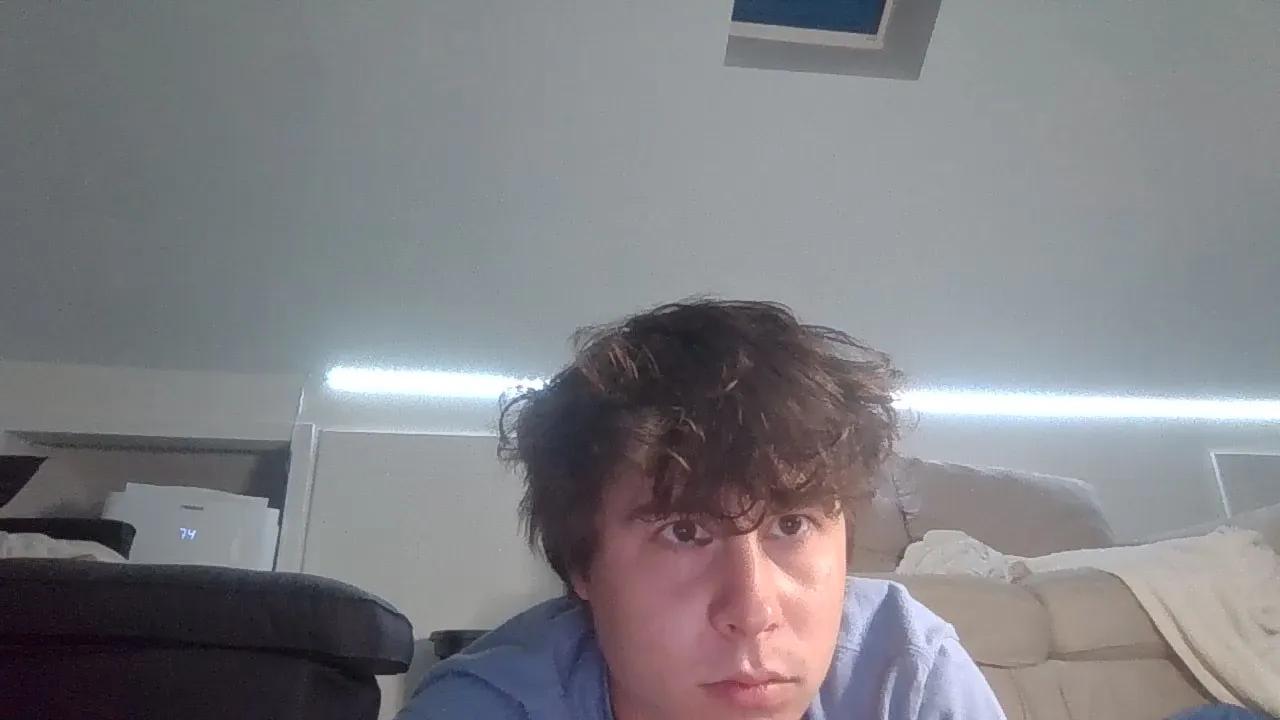 Offline Roomfullofcum on Cam4