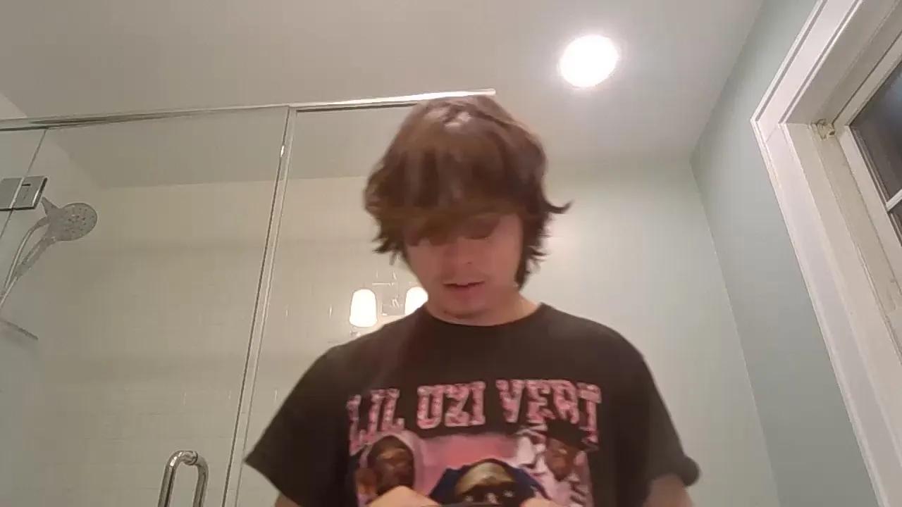 Offline Roomfullofcum on Cam4