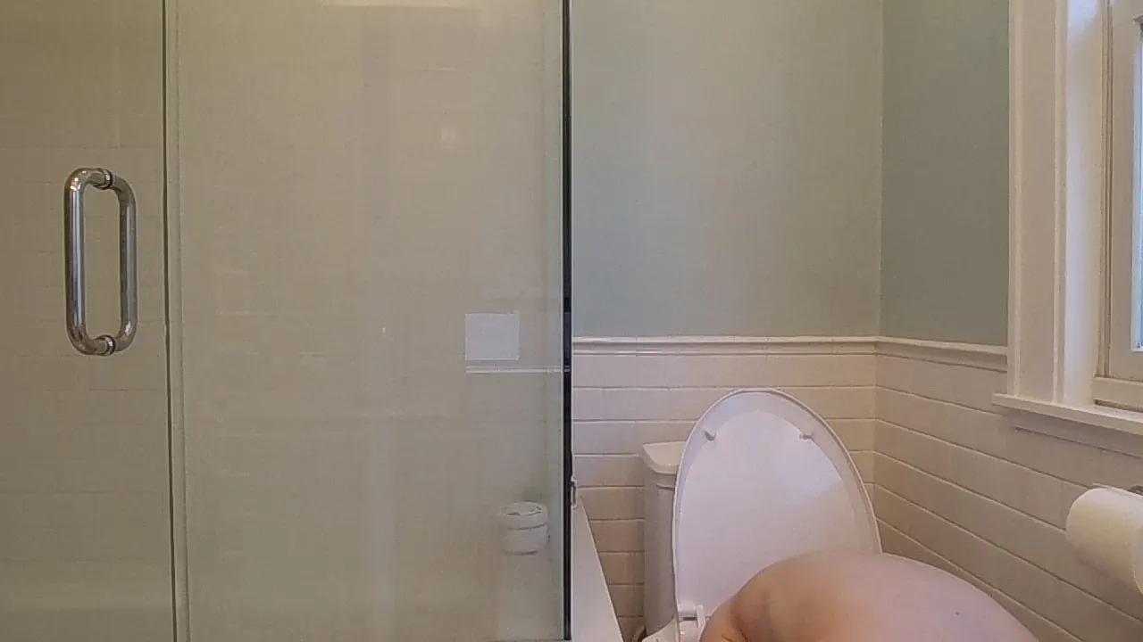 Offline Roomfullofcum on Cam4