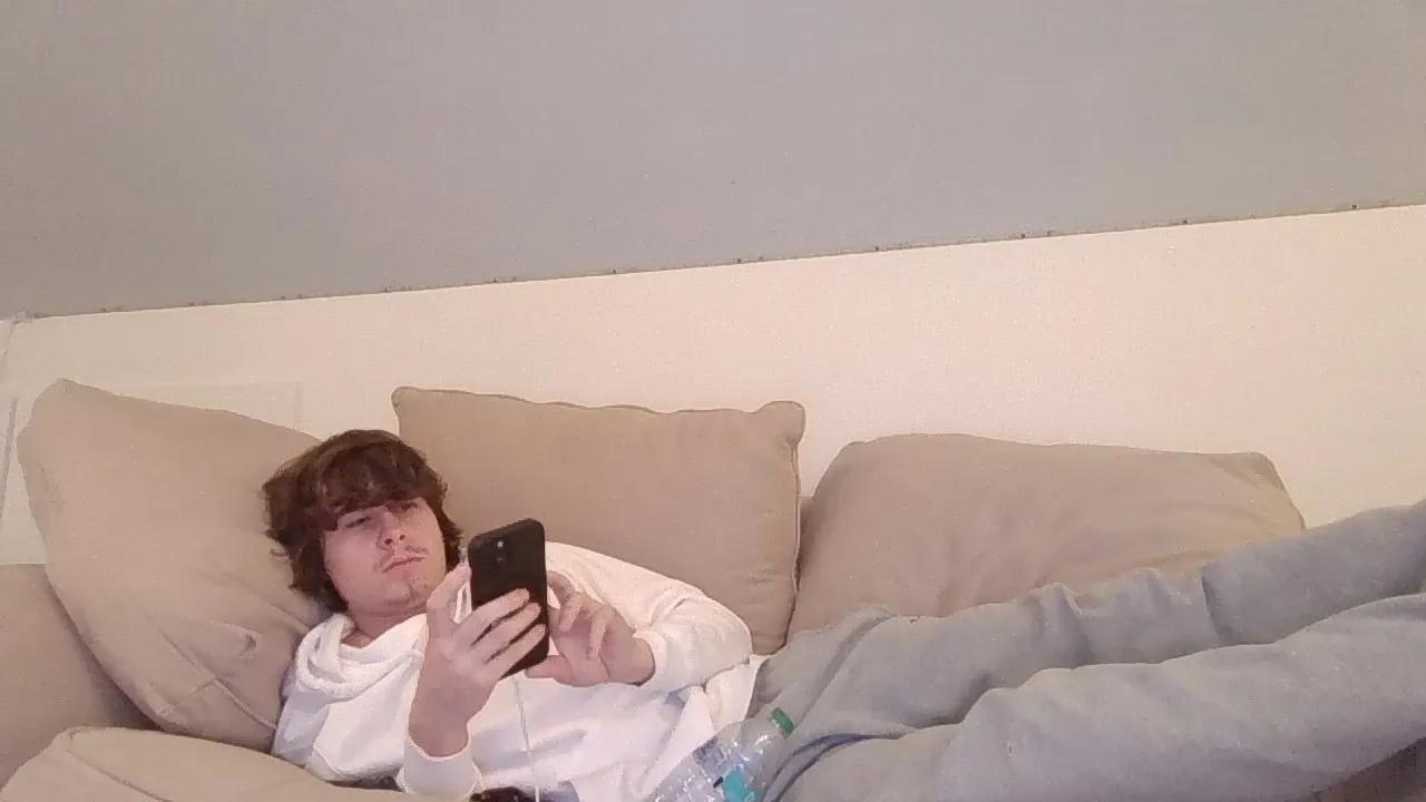 Offline Roomfullofcum on Cam4