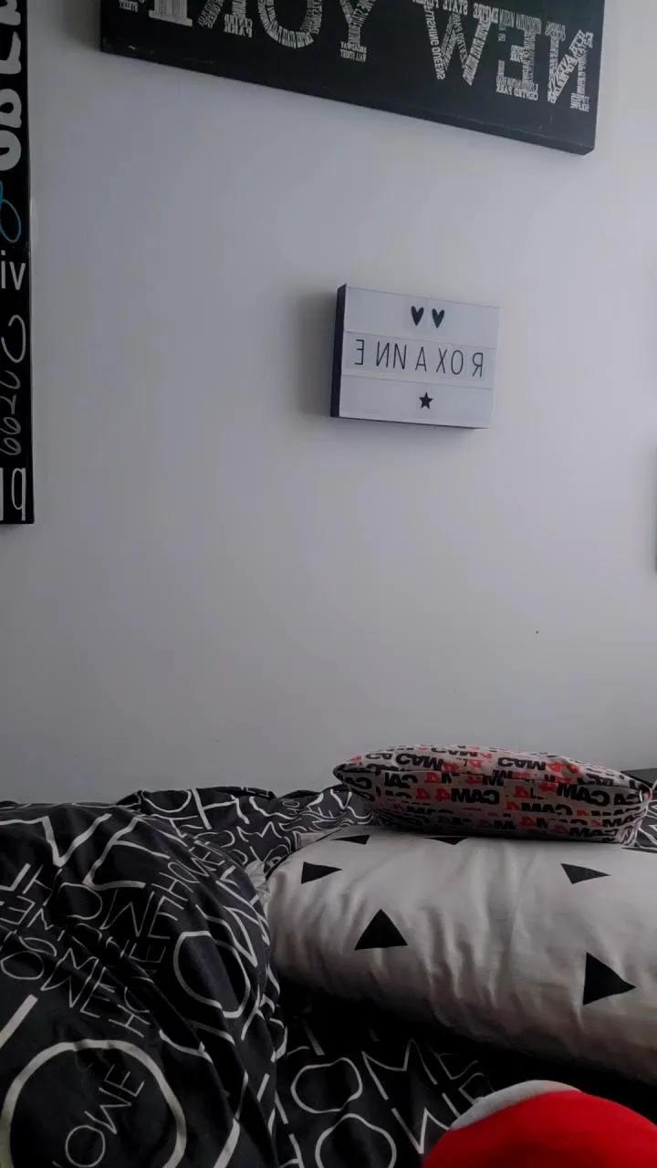 Offline Roxannepiggy on Cam4