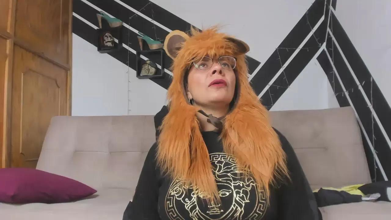 Offline safia_hot on Cam4