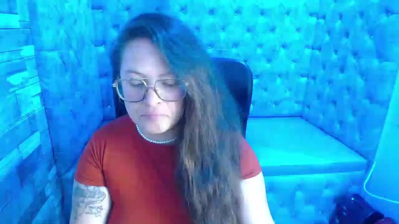 Sara_Thonson_ on Cam4 