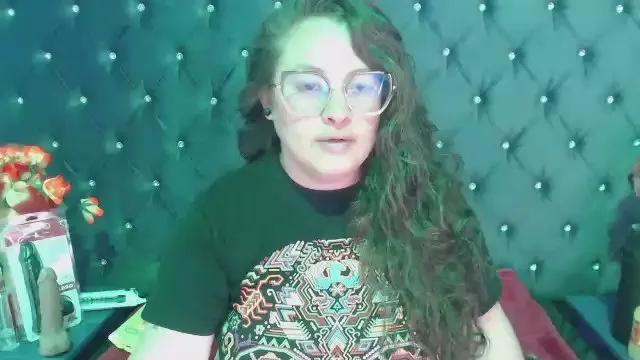 Sara_Thonson_ on Cam4 
