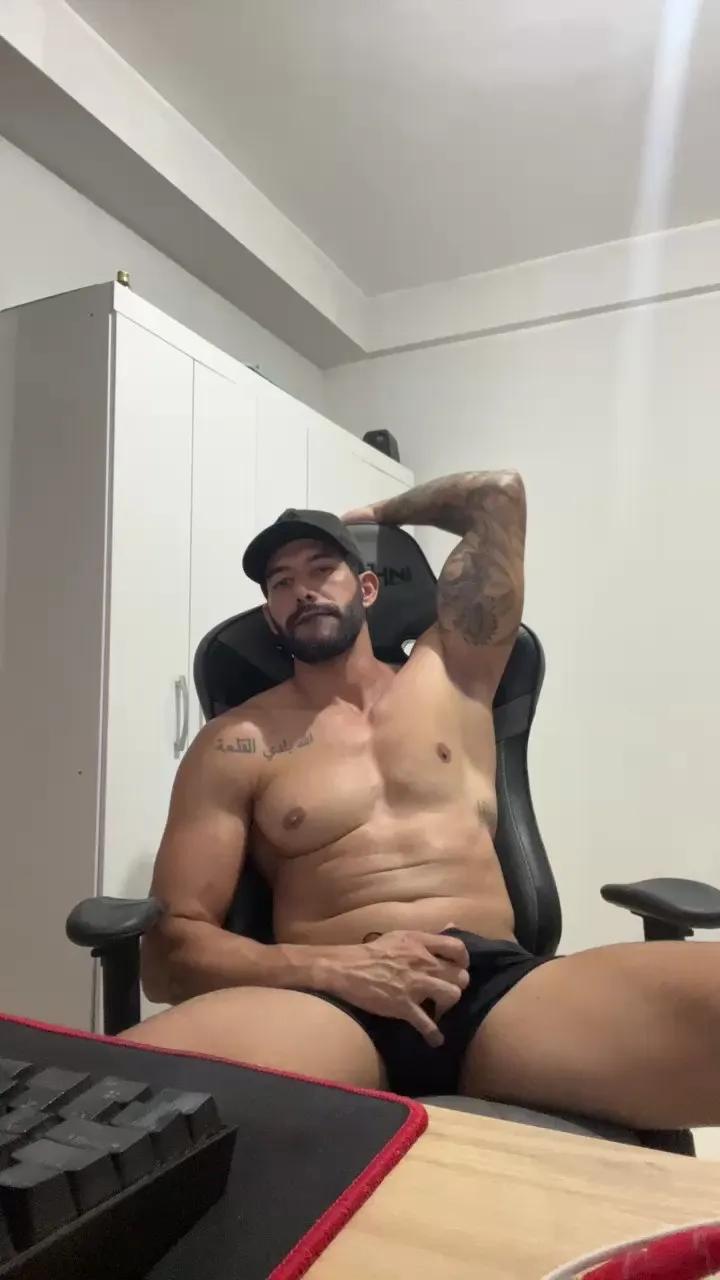 Saradoalto23 on Cam4 