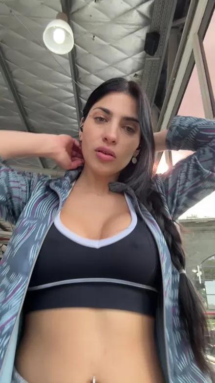 Sarah_Muller8 on Cam4 