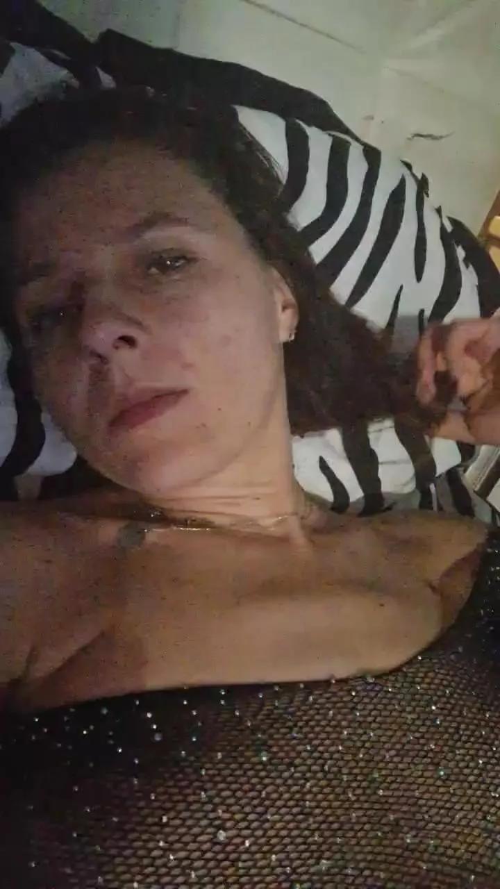 Selena101195 on Cam4 