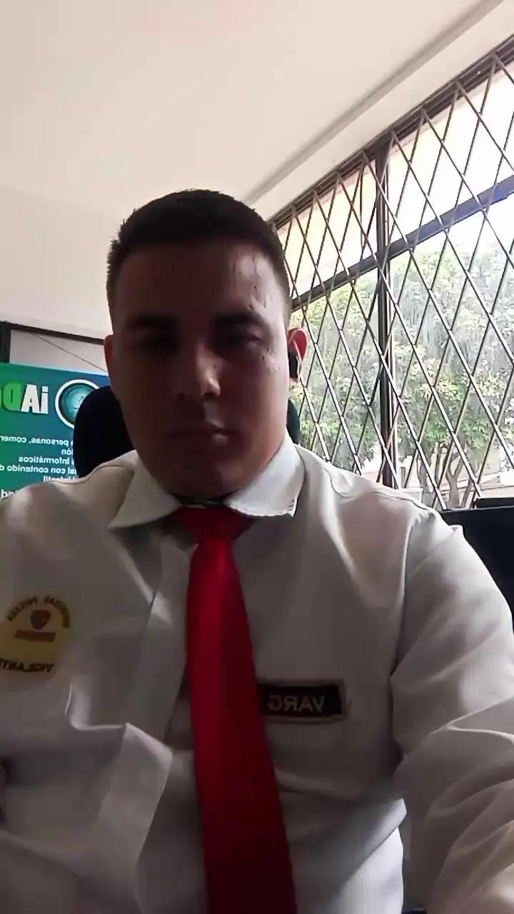 Offline Sergio201829 on Cam4