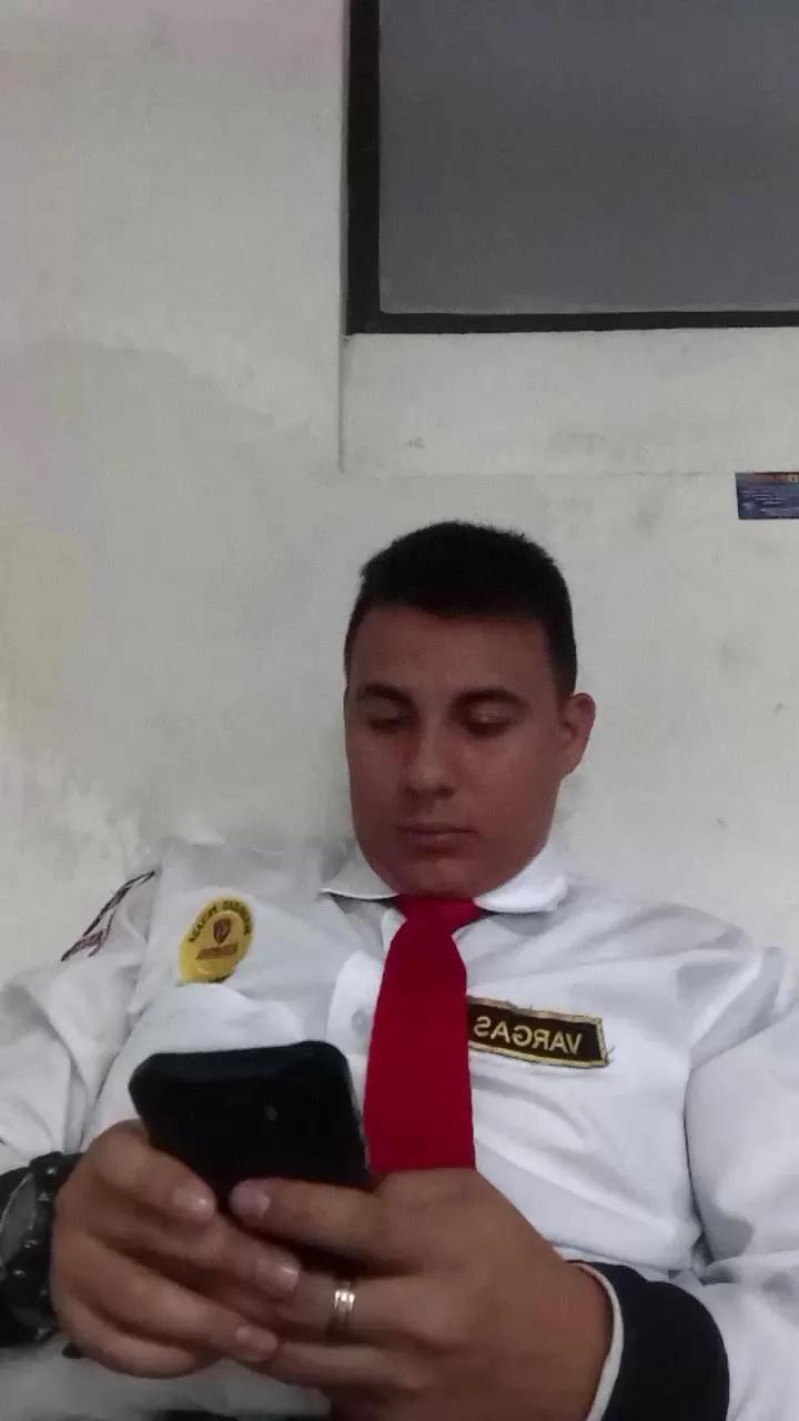 Offline Sergio201829 on Cam4