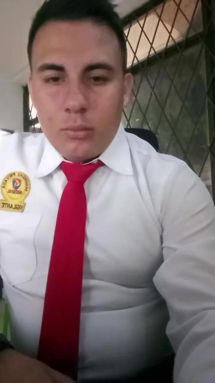 Offline Sergio201829 on Cam4